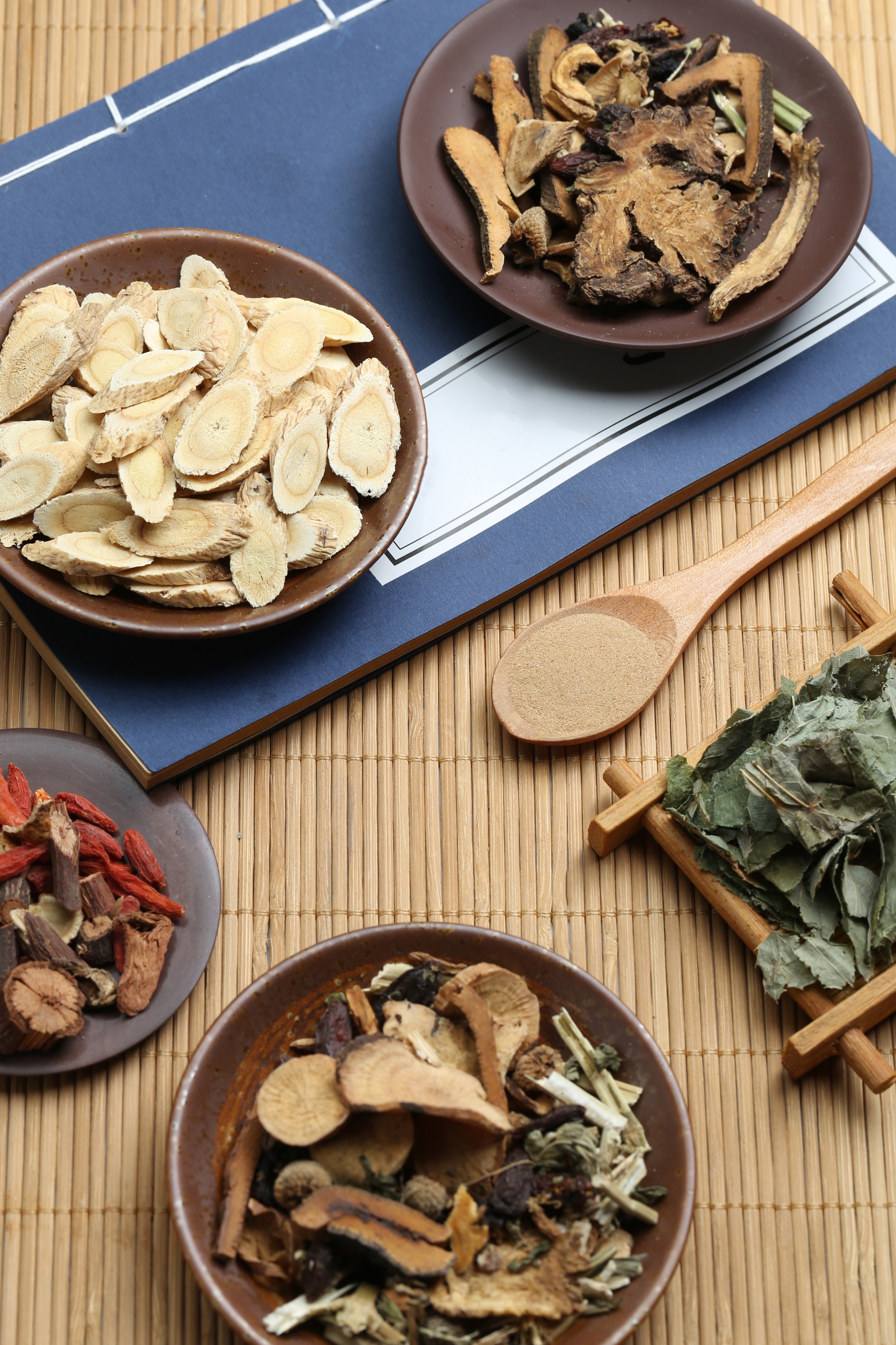 traditional-chinese-medicine-ancient-medical-book-bamboo_1.jpg